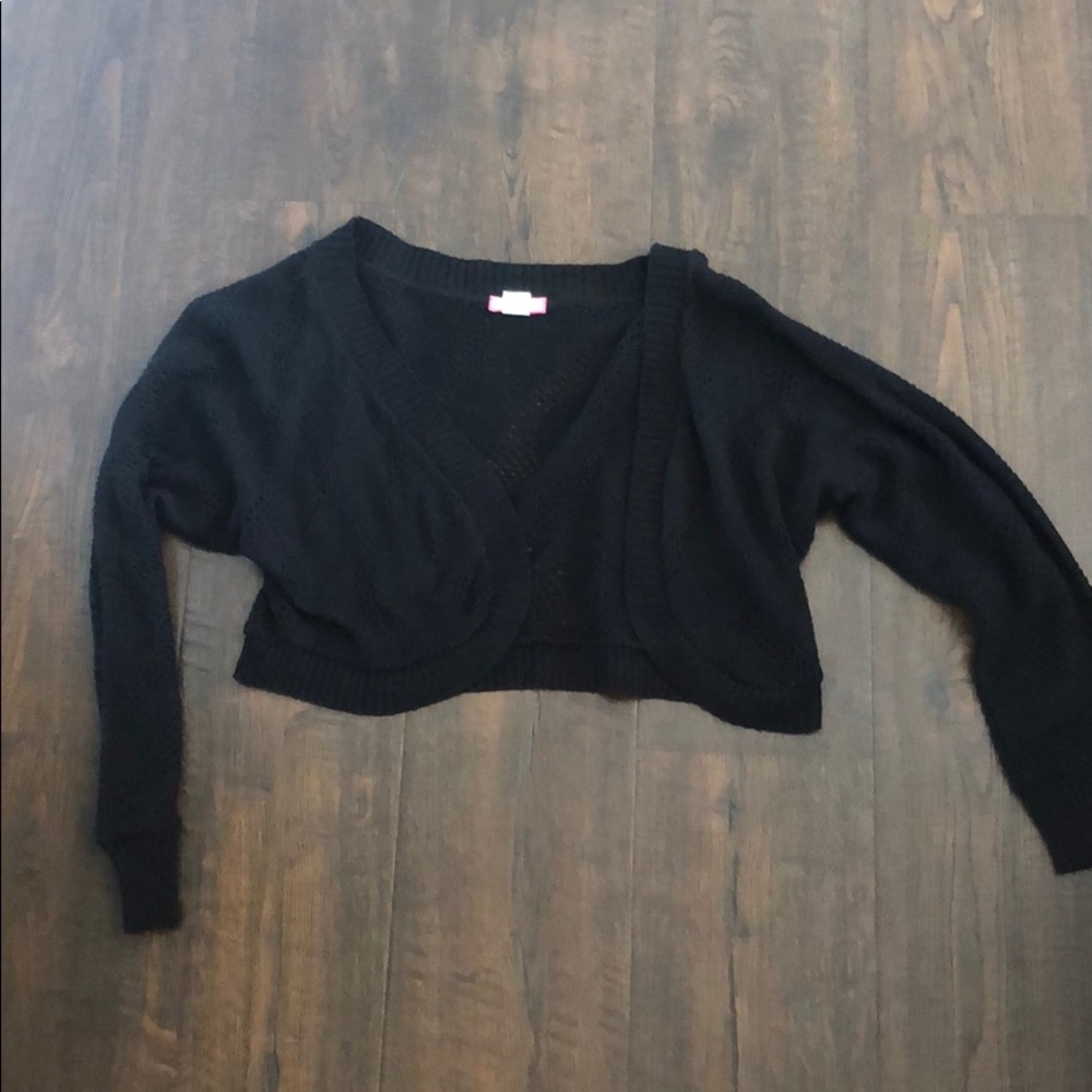 Shoulder sweater